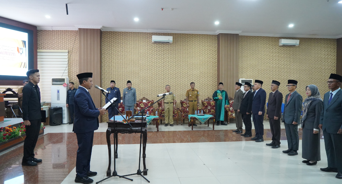 Pemkab Pringsewu Lakukan Penyegaran, 10 Pejabat Resmi Diambil Sumpah Jabatan