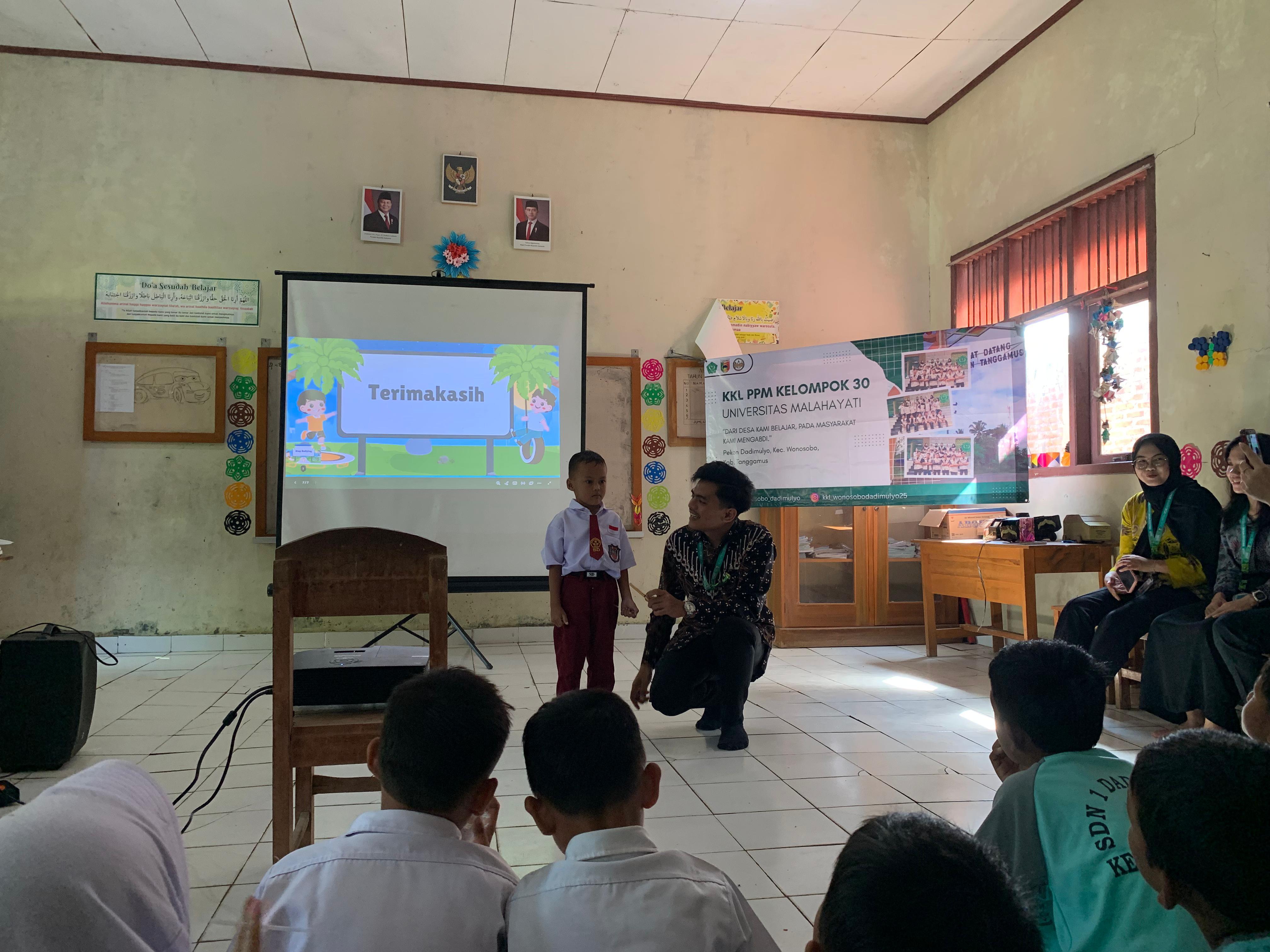 Mahasiswa KKL-PPM Universitas Malahayati Gelar Edukasi PHBS dan Antibullying di SDN 1 Dadimulyo