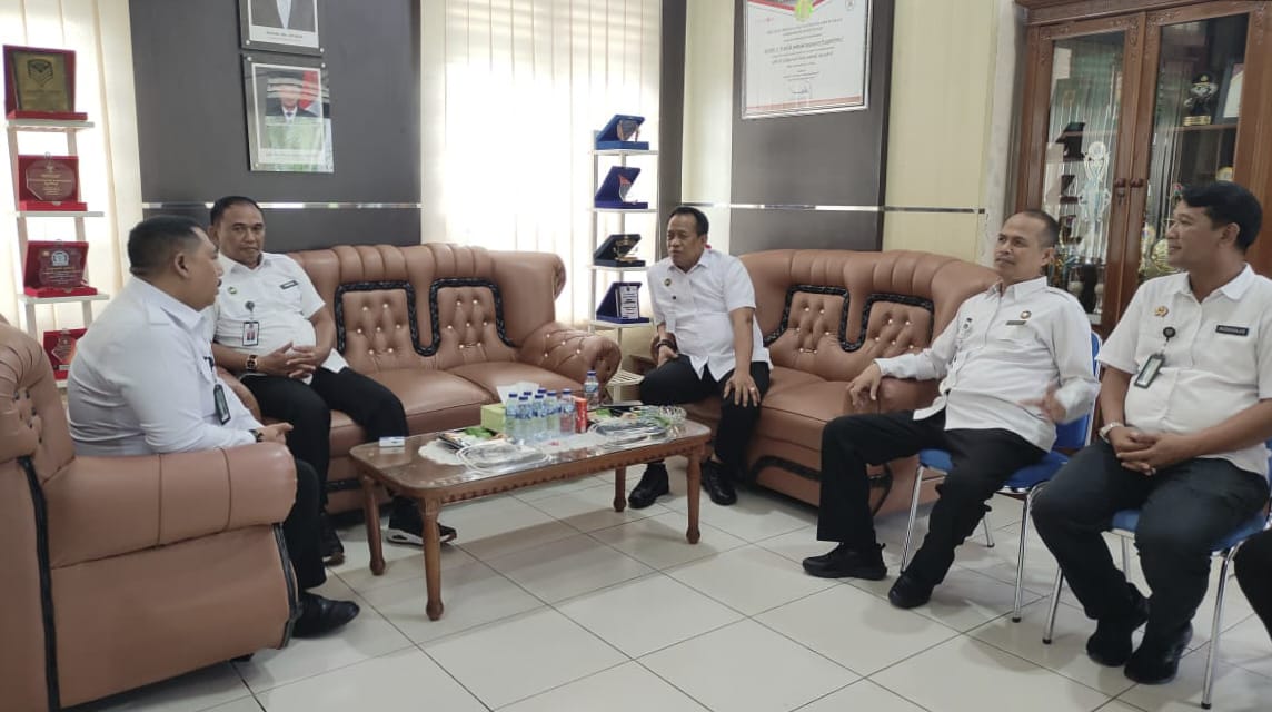 Kemenko Hukum Tinjau Pelayanan Kesehatan Warga Binaan di Lapas Metro
