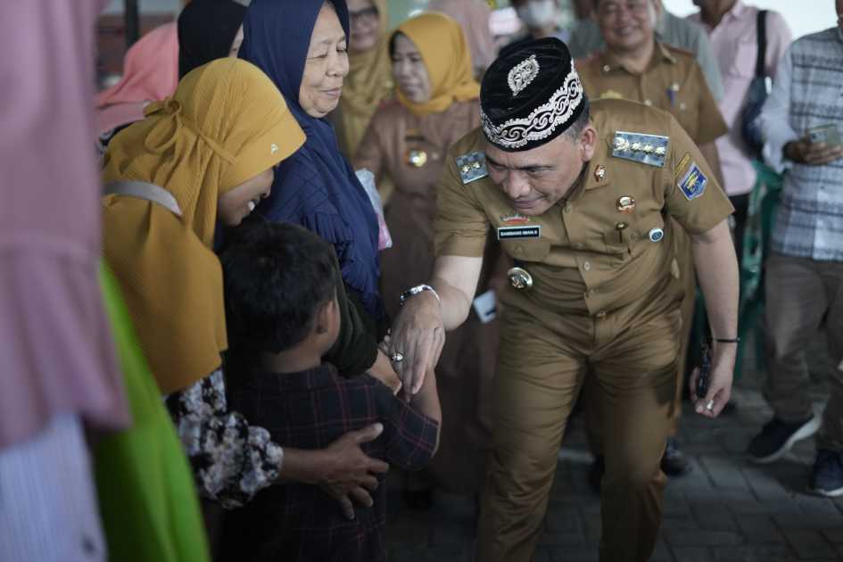 668 Keluarga Penerima Manfaat di Metro Terima Bantuan Sosial Langsung dari Walikota
