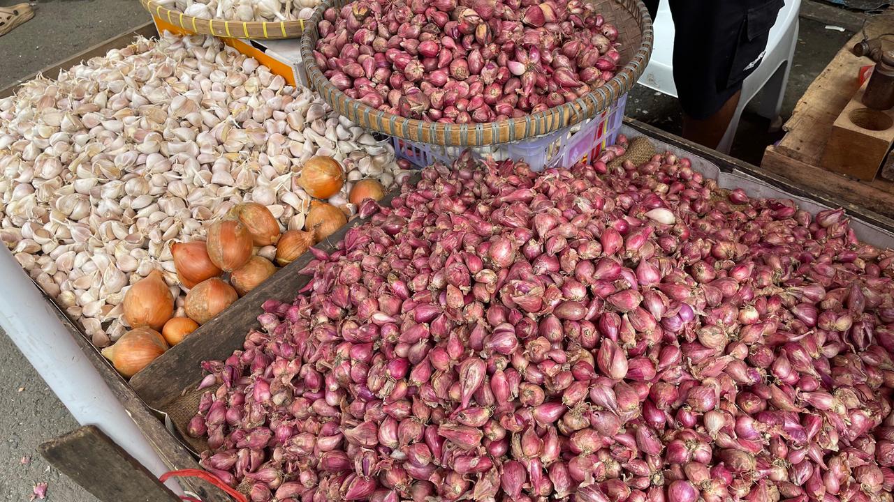 Harga Bawang Merah di Pasar Kopindo Metro Merangkak Naik