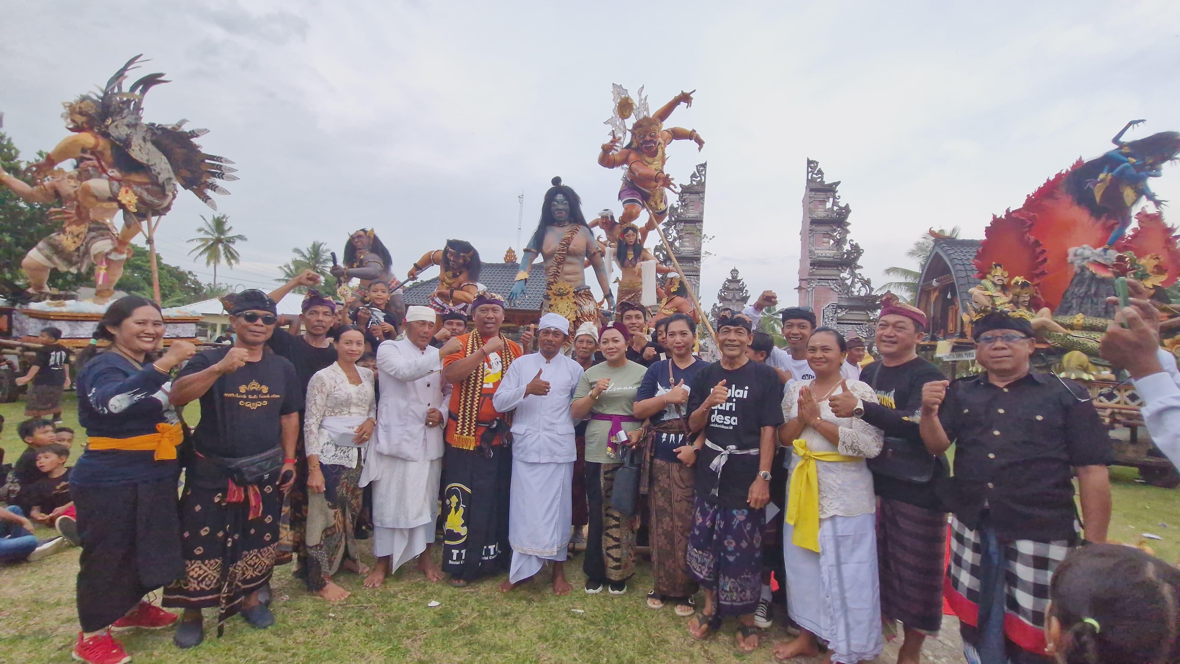 Wabup dan Wakil Ketua TP PKK Lamteng Hadiri Pengrupukan di Seputih Raman