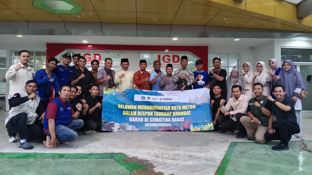 RSU Muhammadiyah Metro Berangkatkan Relawan ke Sumatera Barat