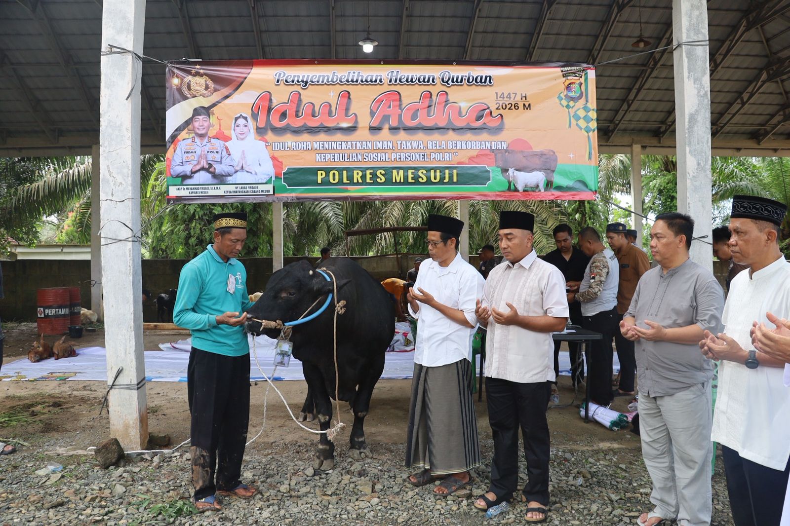 Kapolres Mesuji Pimpin Langsung Penyembelihan 19 Hewan Kurban Idul Adha