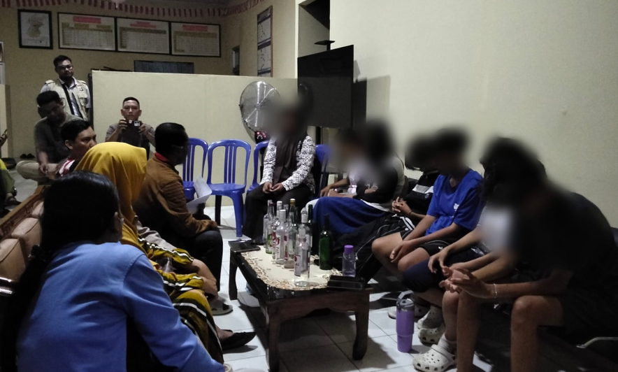 Satpol PP Metro Gerebek Pesta Miras di Kos Mulyojati, 7 Remaja Putri Diamankan