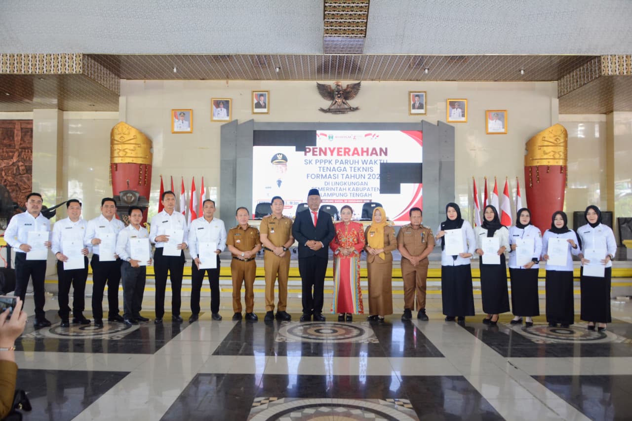 Plt. Bupati I Komang Koheri: 2.533 Pegawai Lampung Tengah Resmi Terima SK PPPK Paruh Waktu