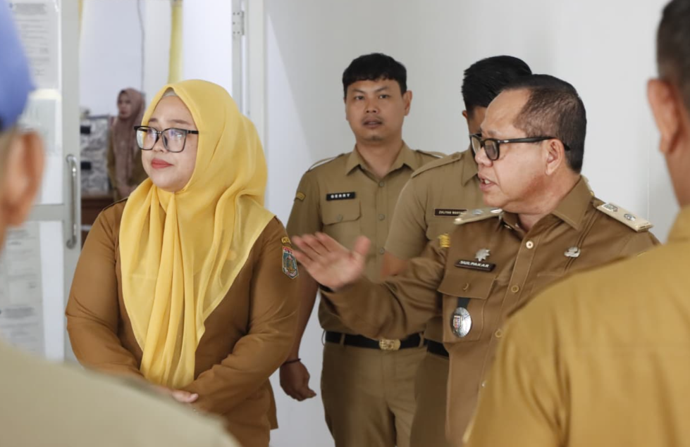 Sidak Sejumlah Kantor, Pj Sekda Lampung Tengah Sulpakar Soroti Disiplin ASN