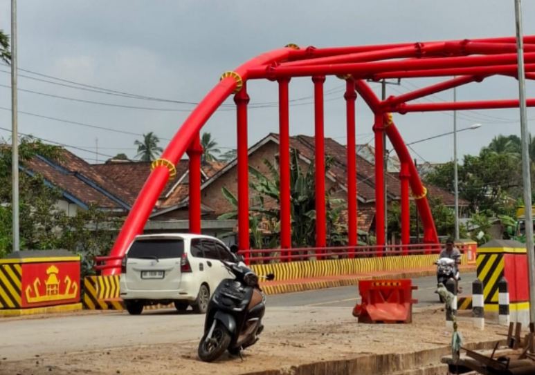 Pembangunan Jembatan Way Sabuk Sisakan Luka, Janji Kontraktor Tak Kunjung Dipenuhi