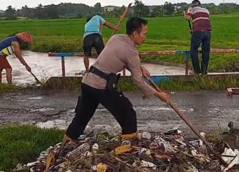 Banjir Rendam Puluhan Rumah di Gadingrejo, Arus Lalu Lintas Jalinsum Tersendat