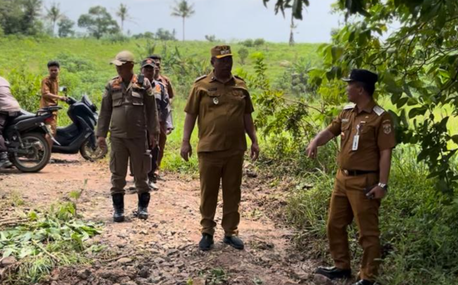 Plt Bupati Lampung Tengah Tinjau Jembatan Jebol di Kampung Joharan