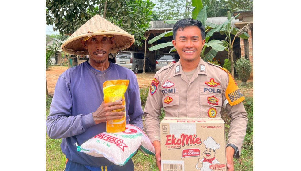  Bhabinkamtibmas Polres Mesuji Gelar Baksos Ramadhan, Bagikan Sembako untuk Warga Kurang Mampu