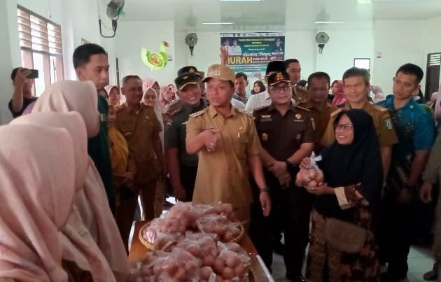 Pemkab Pringsewu dan TNI Gelar Gerakan Pangan Murah Bersubsidi,