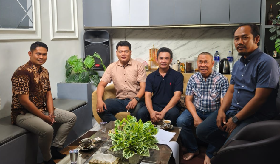 Respons Surat Audiensi, Kasat Intelkam Polres Metro Sambangi Sekretariat Kegiatan Sosialisasi Antikorupsi Kota Metro