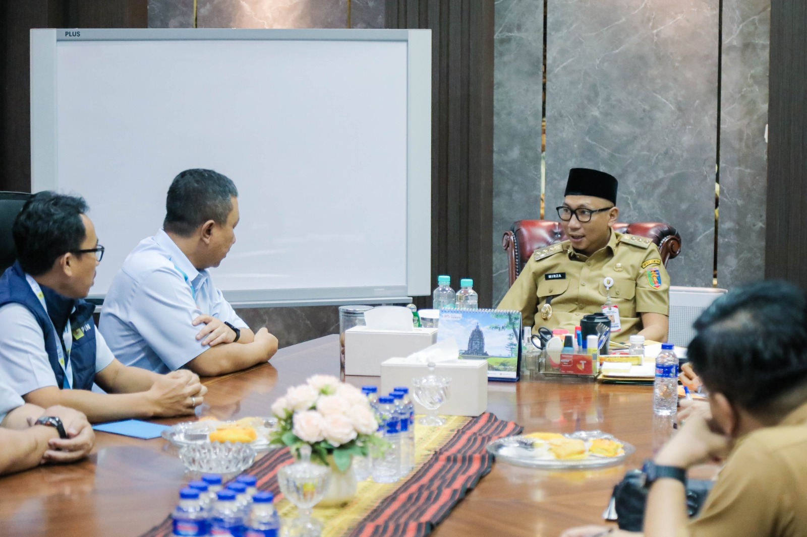 Gubernur Mirza Dukung Program PLN Masuk Desa, Seluruh Desa di Provinsi Lampung Ditargetkan Teraliri Listrik 100 Persen