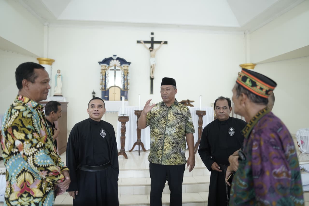 Pererat Silaturahmi, Plt. Bupati I Komang Koheri Sampaikan Ucapan Natal dan Tahun Baru 2026