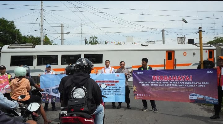  KAI Daop 6 Yogyakarta Gelar 54 Sosialisasi Keselamatan, Ingatkan Disiplin di Perlintasan Kereta Api