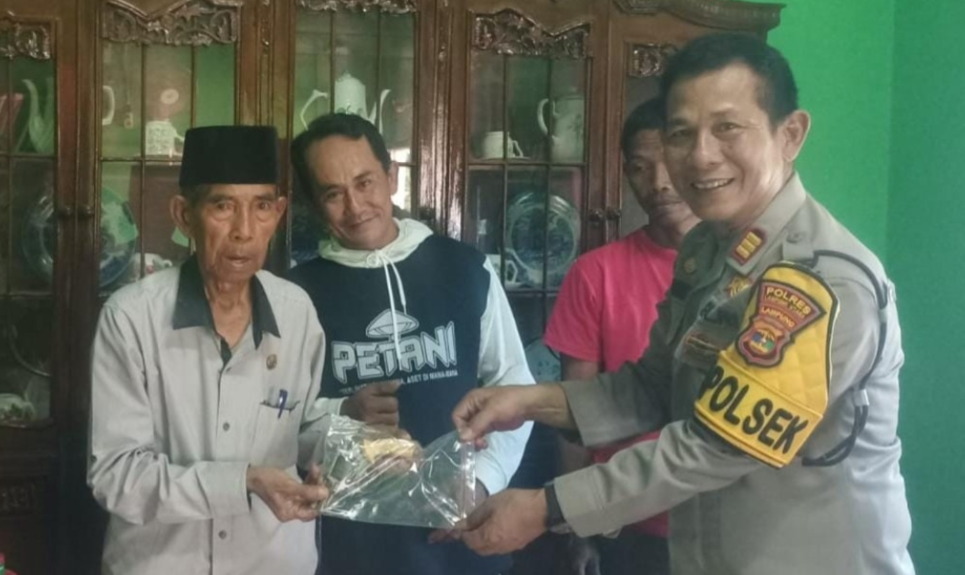  Warga Desa Penagan Ratu Serahkan Senjata Api Rakitan ke Polsek Abung Timur
