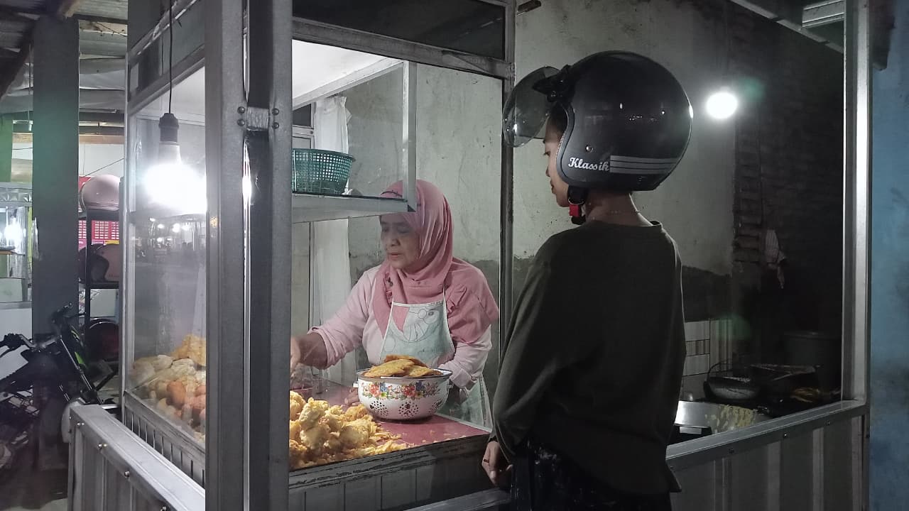 23 Tahun Berjualan Gorengan, Kartiyem di Metro Jadi Cerminan Kartini Masa Kini