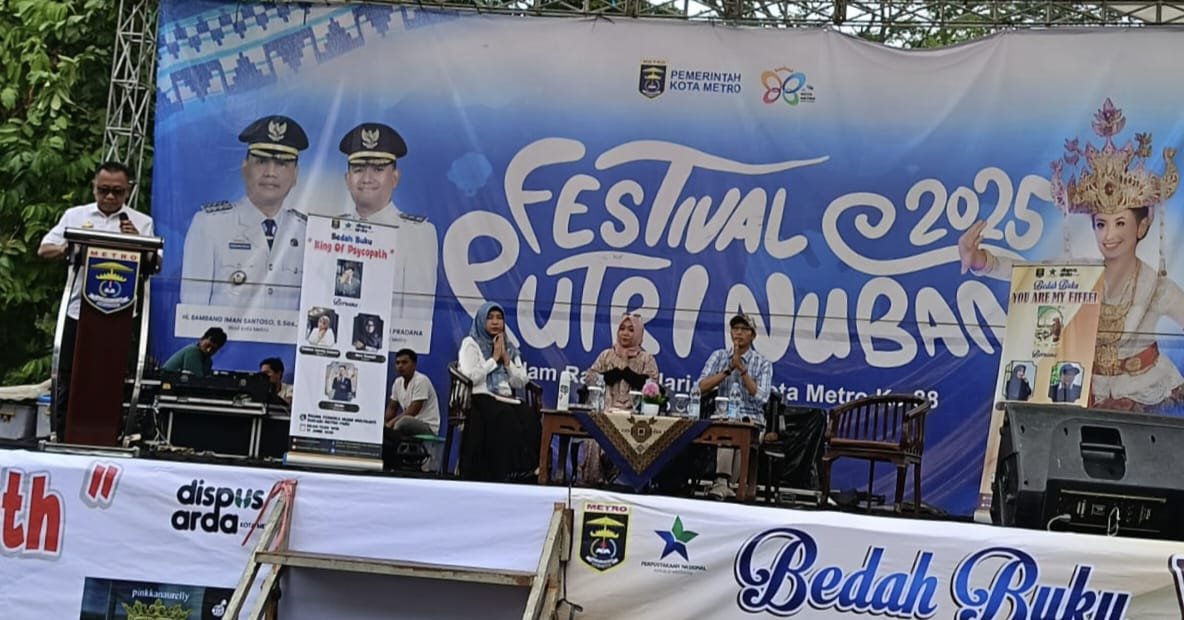 Perkuat Budaya Literasi, Dispusarda Metro Gelar Bedah Buku “You Are My Eiffel”