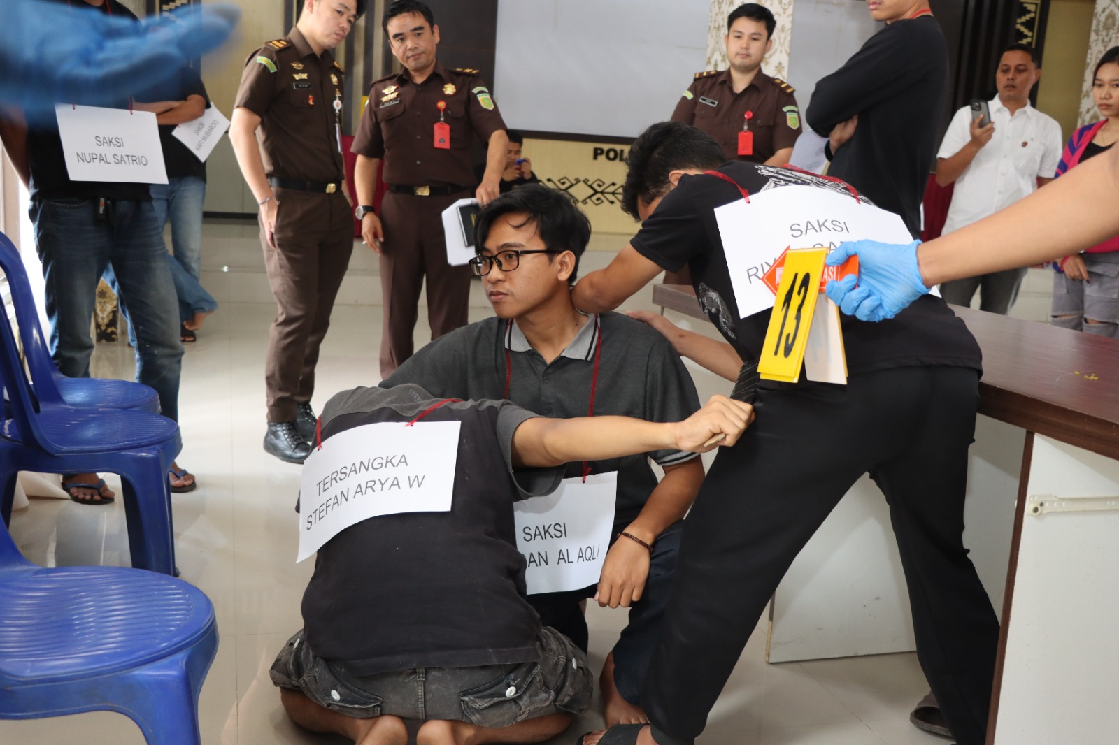 Polisi Rekonstruksi Penusukan Dua Pengunjung Biliar di Pringsewu, Peragakan 22 Adegan