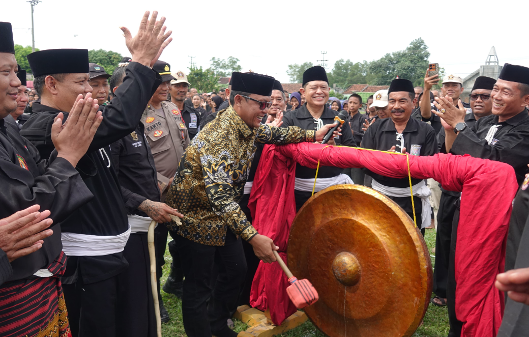 Bupati Ardito Wijaya Buka Pendadaran Terpusat PSHT Lampung Tengah