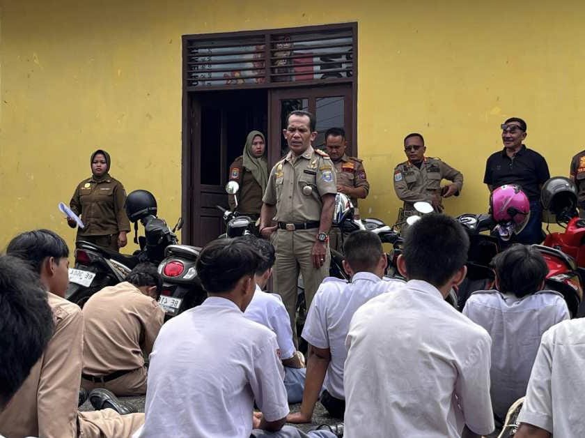 Satpol PP Kota Metro Amankan 26 Pelajar yang Bolos Sekolah