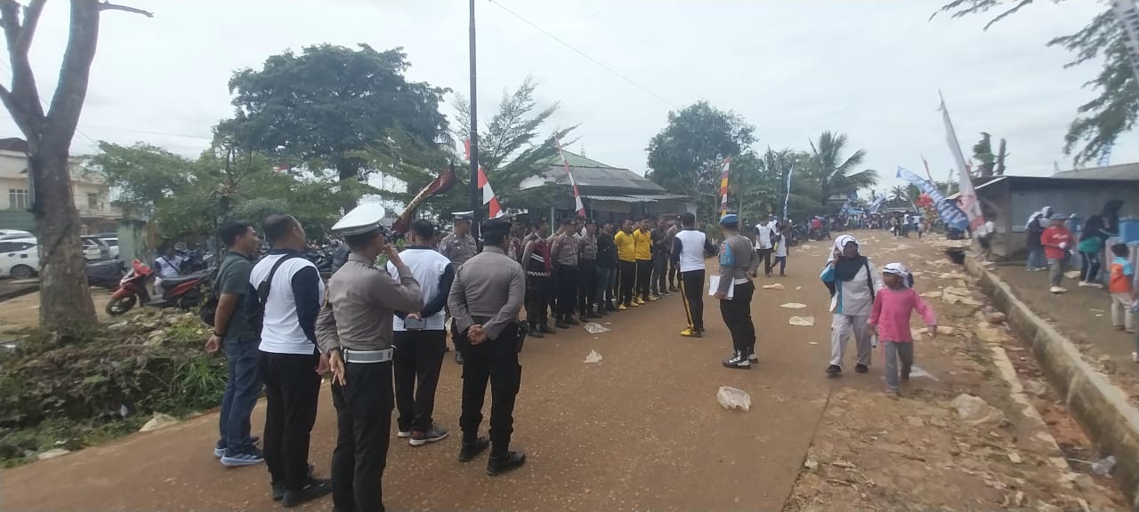 Sukseskan HUT ke-17 Mesuji, Polres Mesuji Kawal Ketat Jalan Sehat Bersama Ribuan Peserta