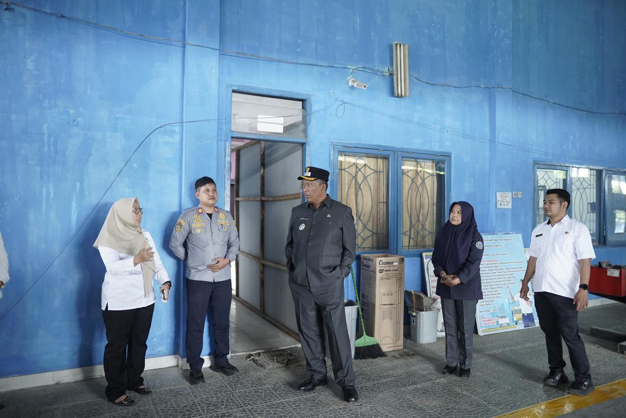 Plt. Bupati I Komang Koheri Tinjau Dinas Perhubungan Lamteng, Pastikan Kesiapan Kondisi Pelayanan