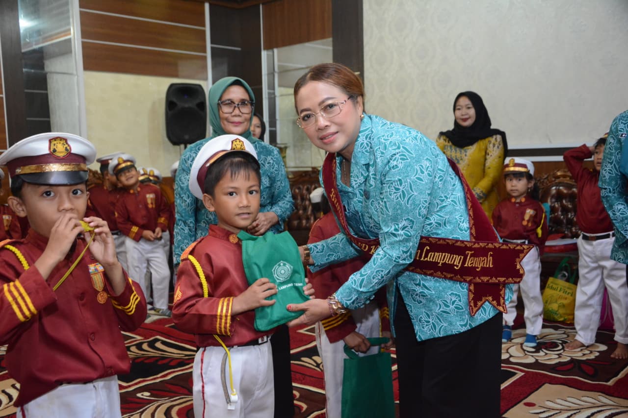 Plt Bunda PAUD Lampung Tengah Terima Kunjungan Edukasi Anak TK Mi’raj Bumi Aji