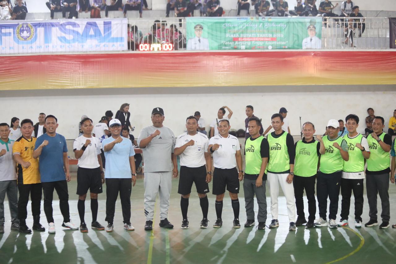 Bupati Ardito Wijaya dan Wakil Bupati I Komang Koheri Resmi Buka Turnamen Futsal Piala Bupati Lamteng 2025