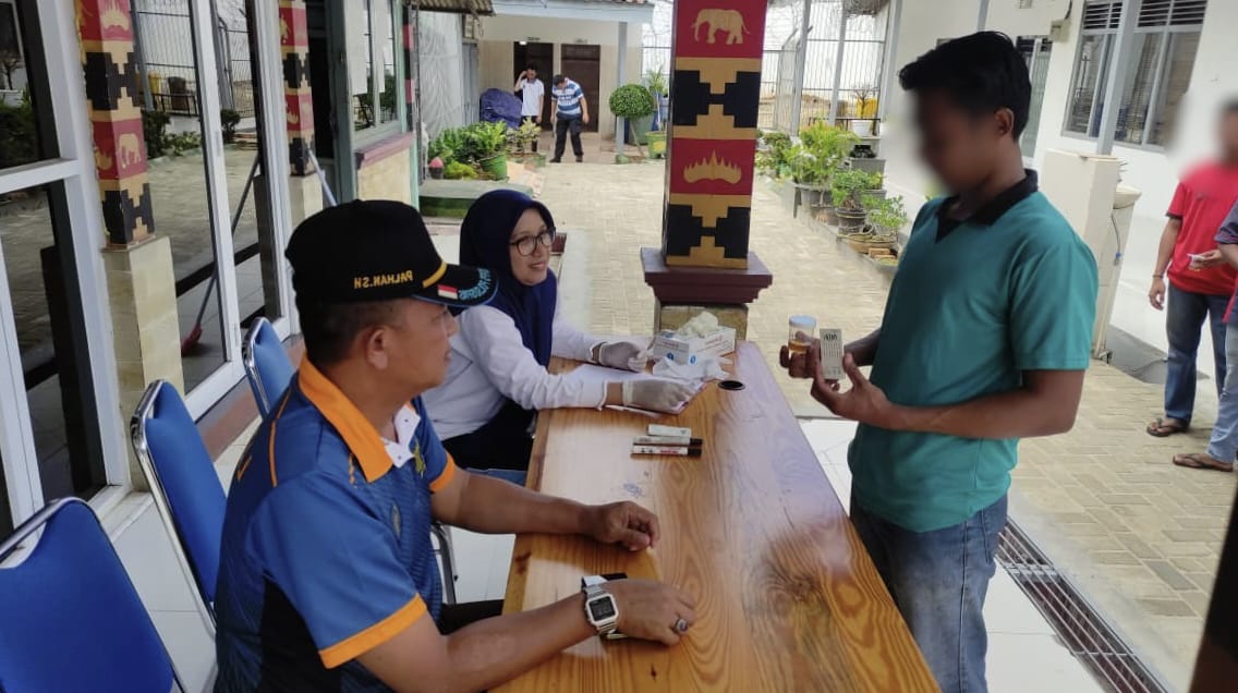 Cegah Narkoba, Lapas Kelas IIA Metro Gelar Tes Urin Warga Binaan