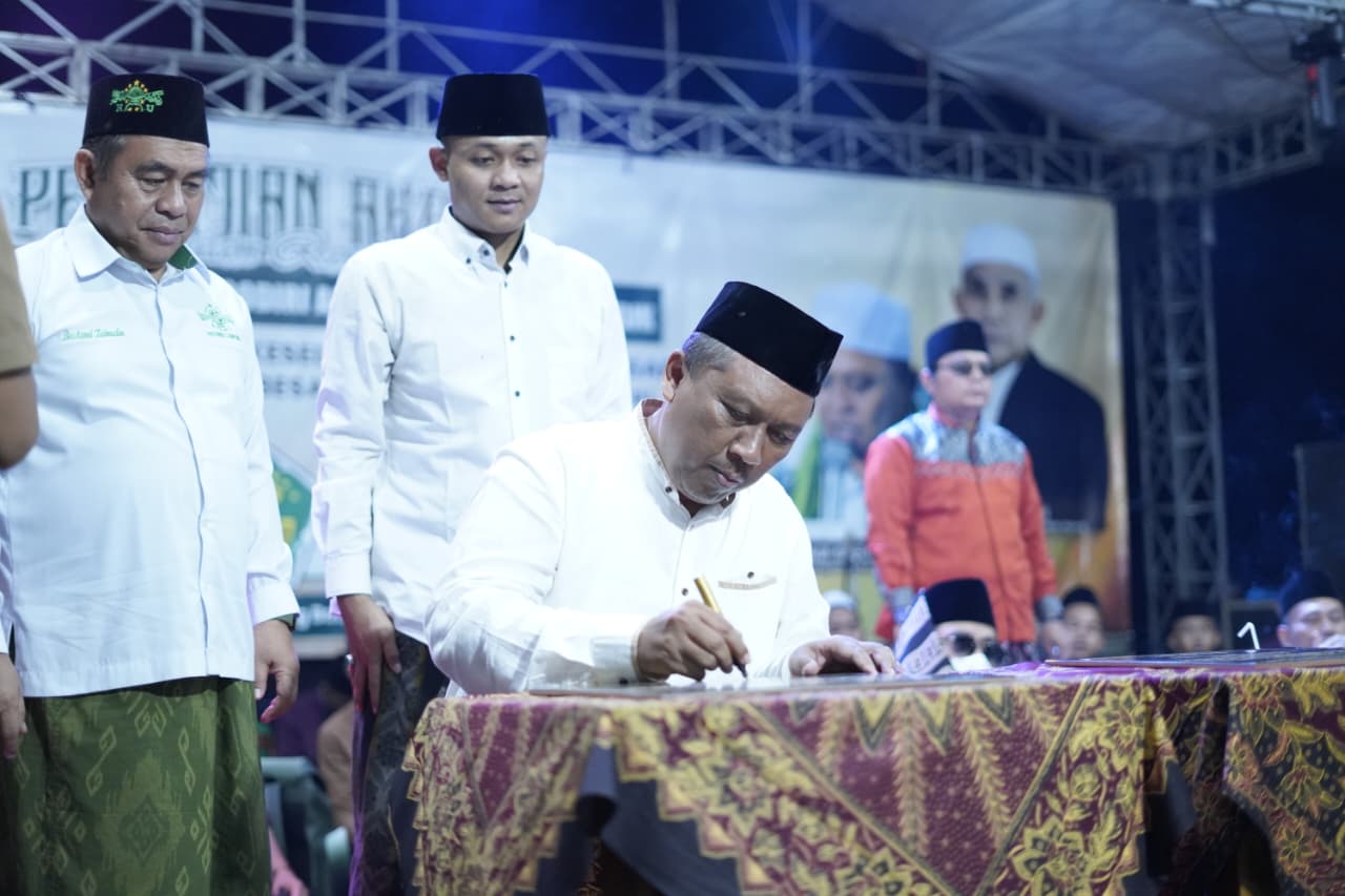 Ratusan Jamaah Hadiri Dzikir Akbar, Plt. Bupati I Komang Koheri Resmikan Ponpes di Lampung Tengah