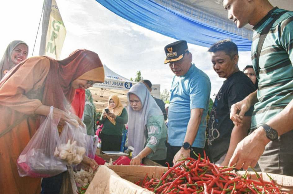 Pemkot Metro Gelar Pasar Tani Bahagia, Warga Dapat Subsidi Paket Sembako