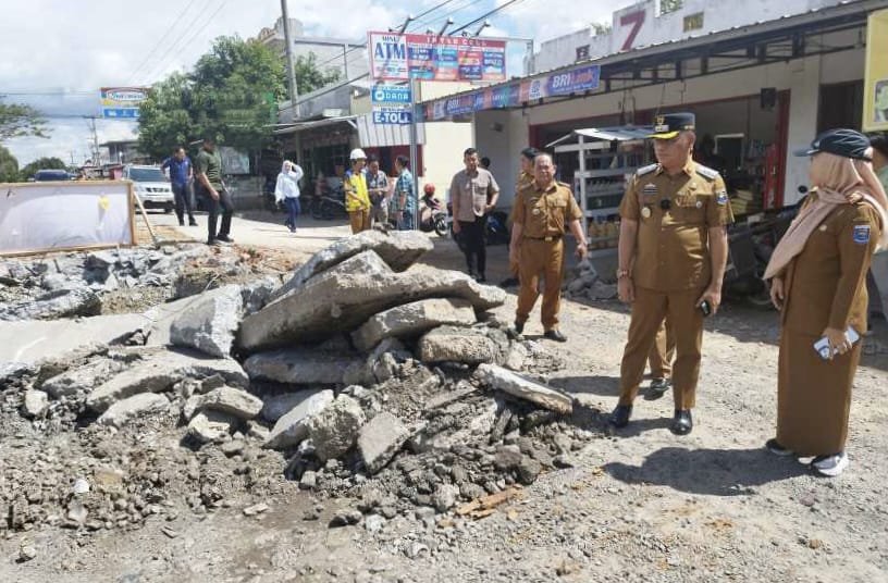 Rp4,1 Miliar Digelontorkan! Tiga Ruas Jalan di Kota Metro Mulai Diperbaiki 