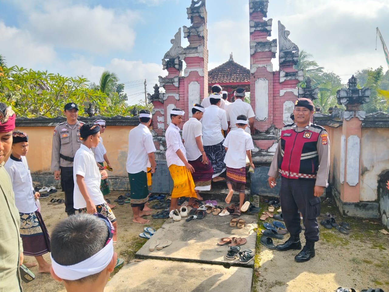 58 Personel Gabungan Kawal Galungan Umat Hindu di Tulang Bawang