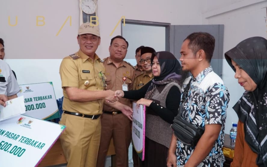 Pemkab Tubaba Salurkan Santunan untuk Pedagang Korban Kebakaran Pasar Mulya Kencana