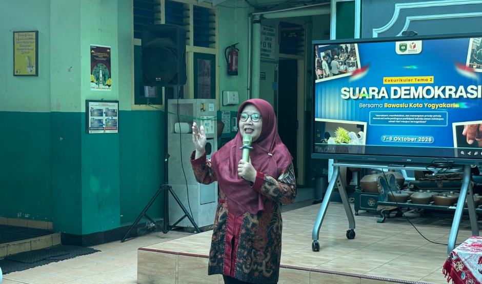Bawaslu Yogyakarta Ajak Siswa SMP Belajar Demokrasi, Beda Pilihan Tak Perlu Bermusuhan
