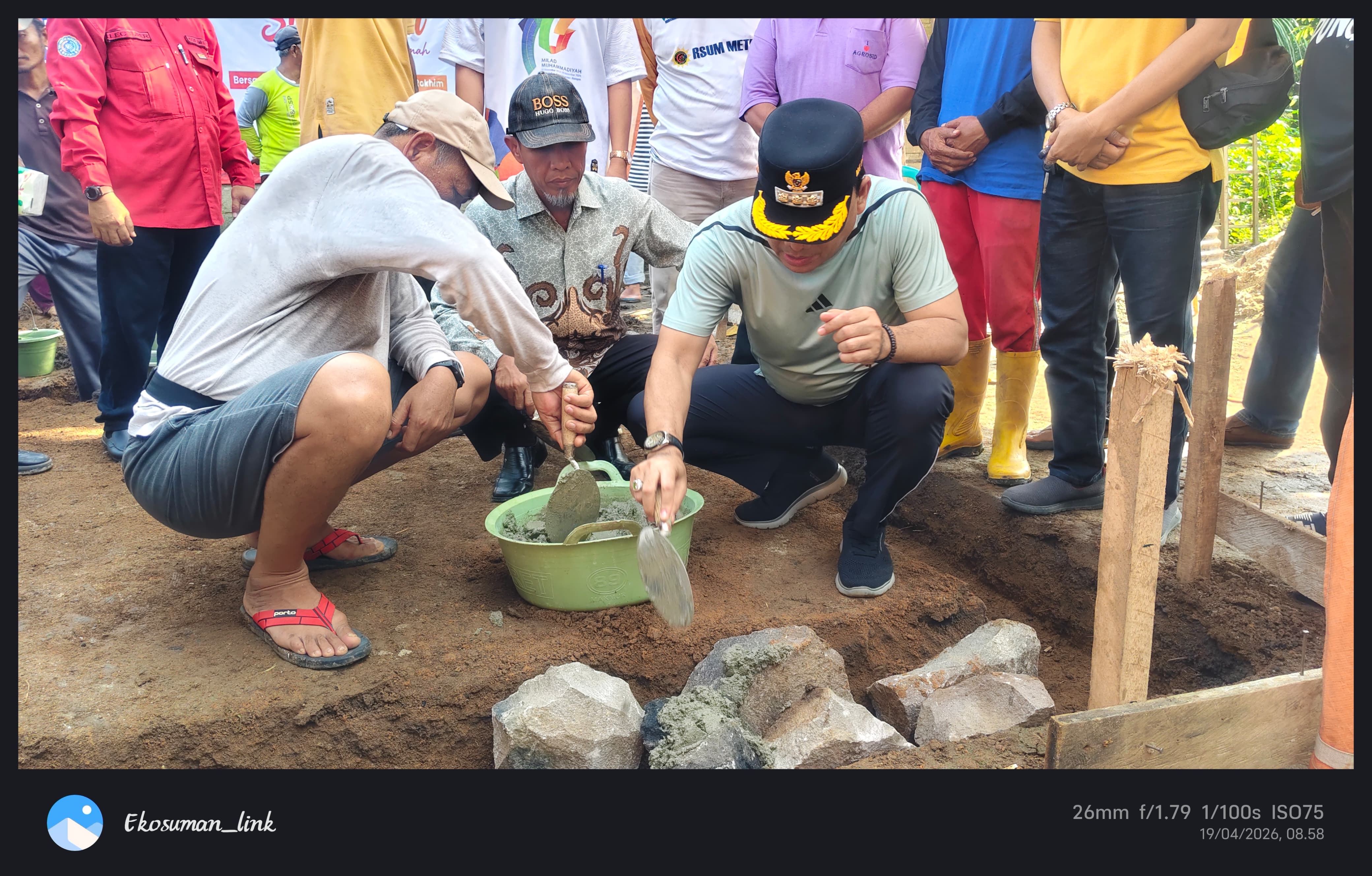 Wali Kota Metro Bersama PDM Metro Lakukan Peletakan Batu Pertama Rumah Layak Huni di Rejomulyo