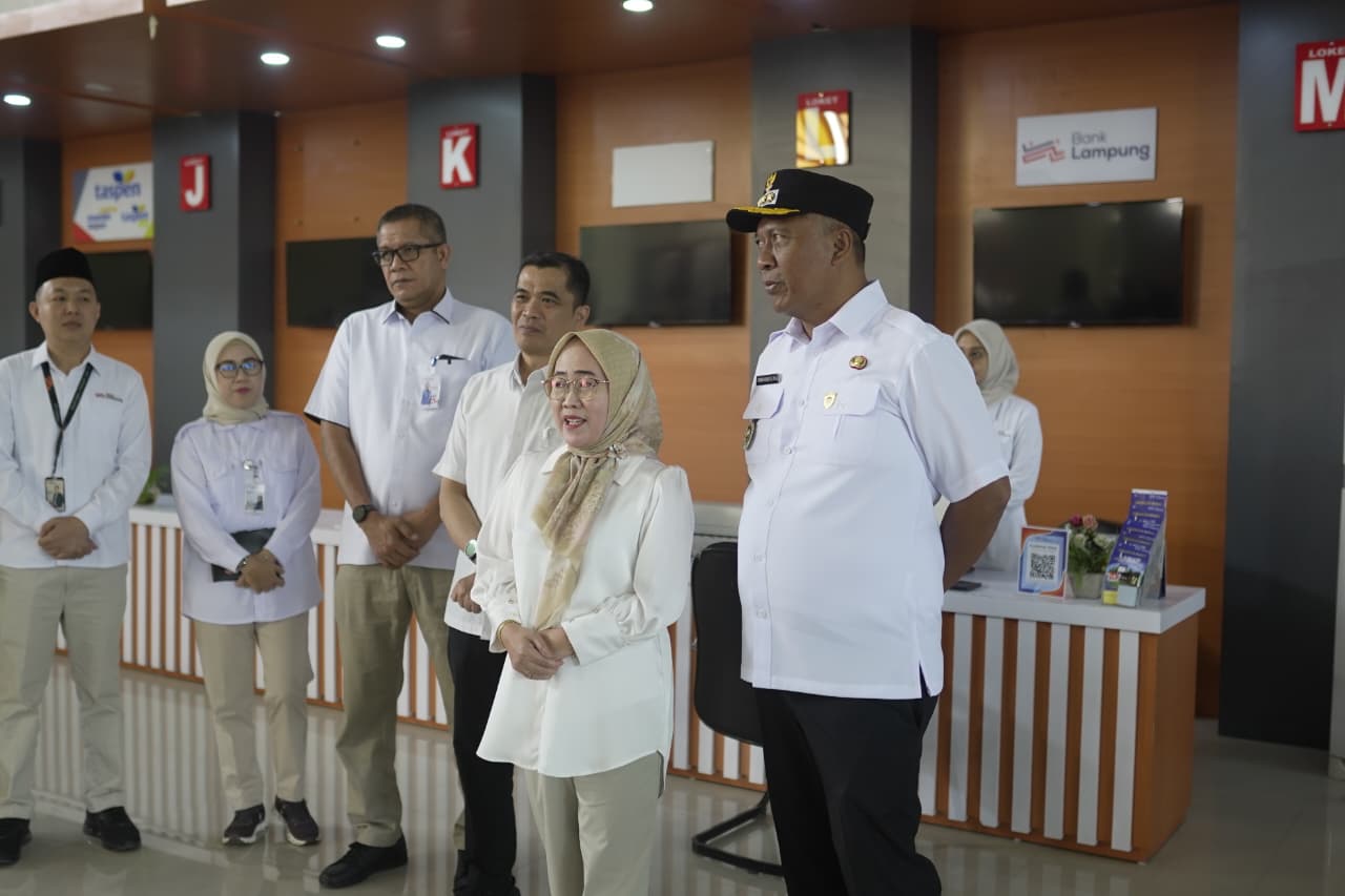 Plt. Bupati Lamteng Bersama Pjs. Direktur Utama Bank Lampung Kunjungi MPP
