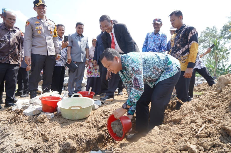 Peletakan Batu Pertama Gereja HKBP oleh Bupati Riyanto, Wujud Kerukunan dan Sinergi di Pringsewu