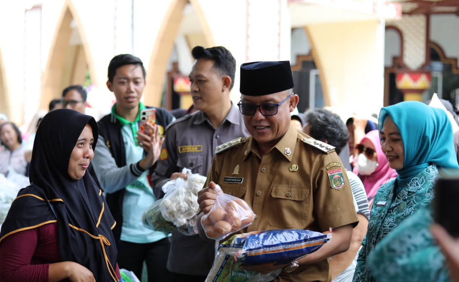 Stabilkan Harga Pangan, Pemkab Lamteng Gelar Gerakan Pasar Murah 2025