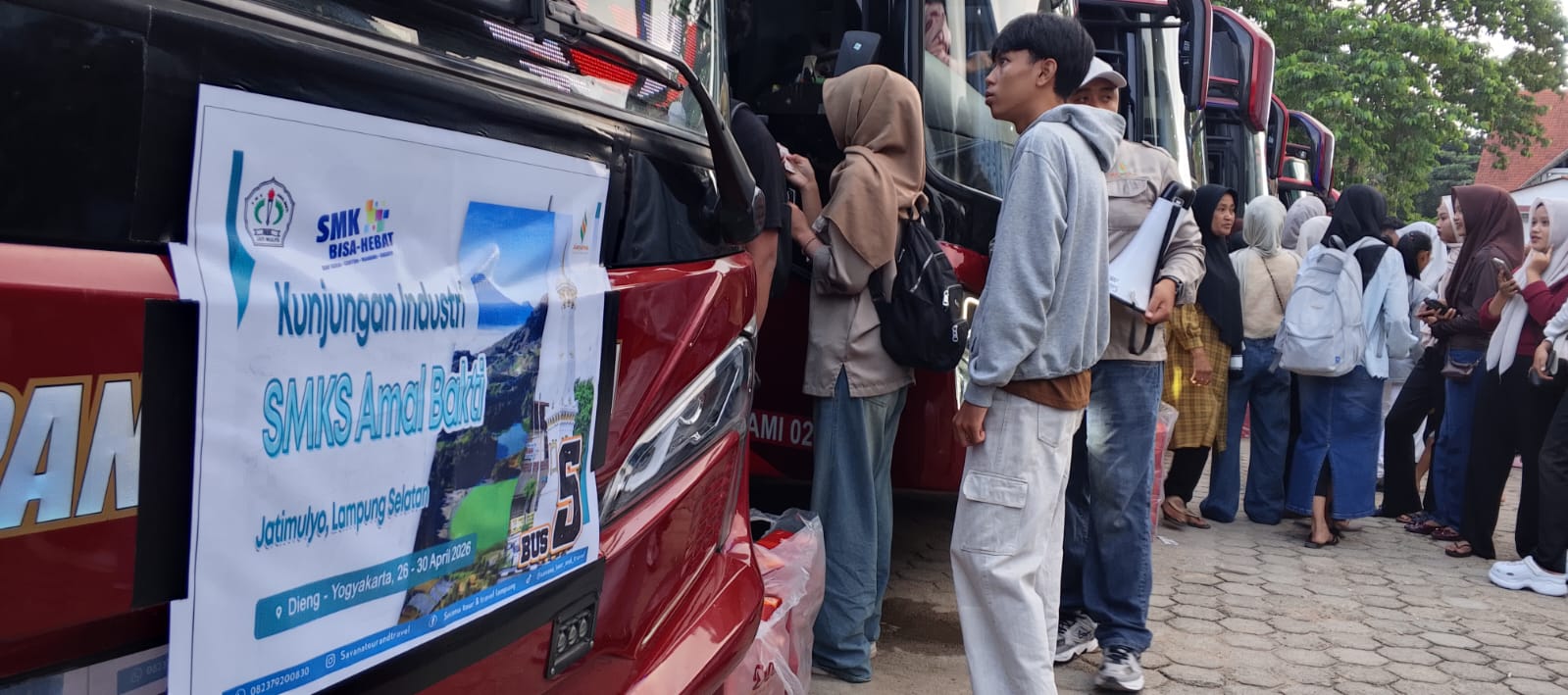 SMK Amal Bakti Jatimulyo Gelar Kunjungan Industri ke Jawa Tengah 