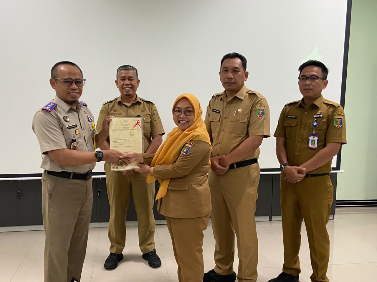 Hadiri Penyerahan Sertipikat, BPN Mesuji Dukung Pengamanan Aset Jalan