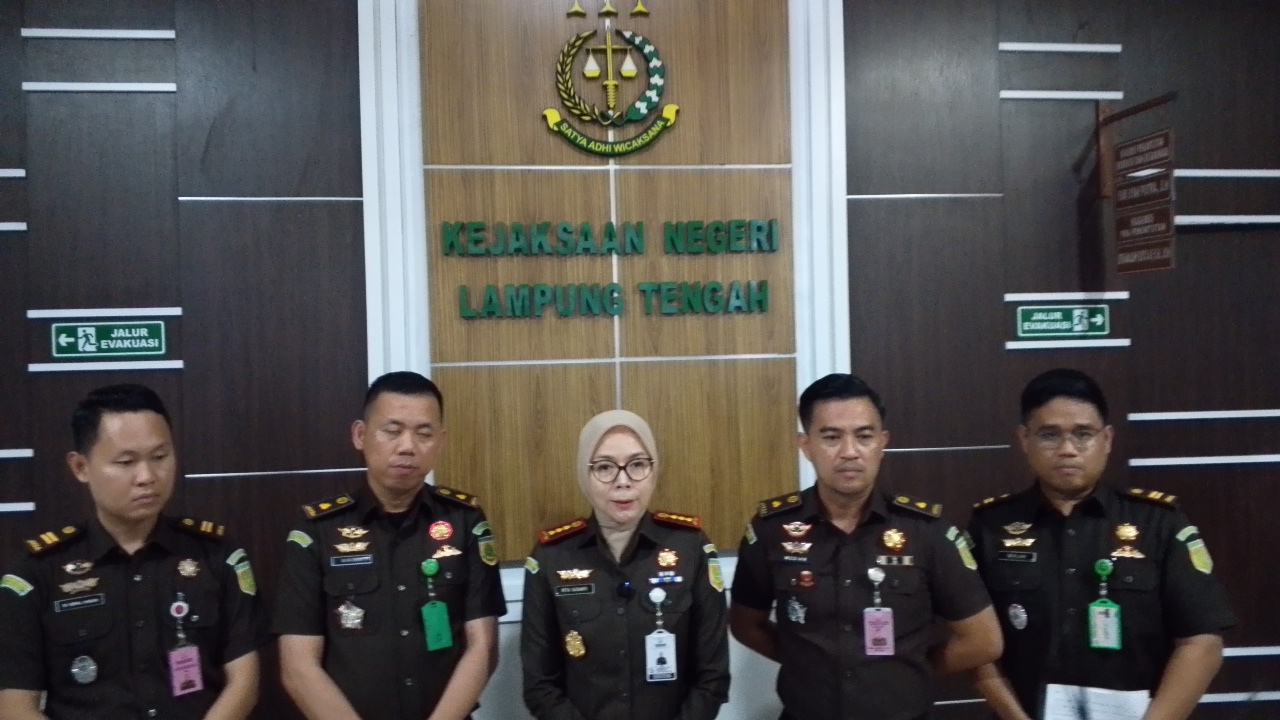 Kejari Lampung Tengah Tetapkan dan Tahan Tersangka Korupsi Proyek Taman Hutan Kota