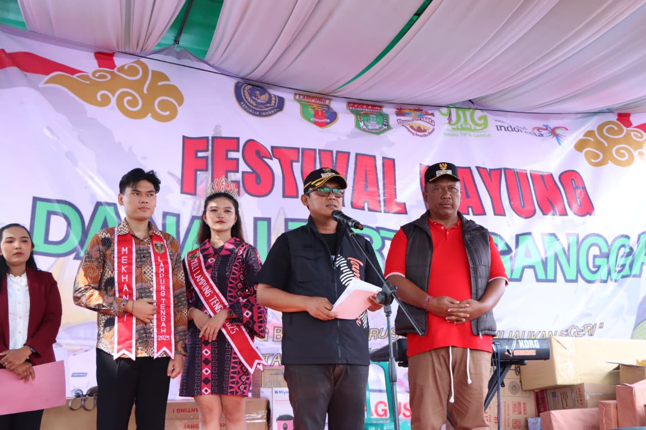 Bupati dan Wakil Bupati Lampung Tengah Resmi Buka Festival Dayung Danau Tirta Gangga 2025