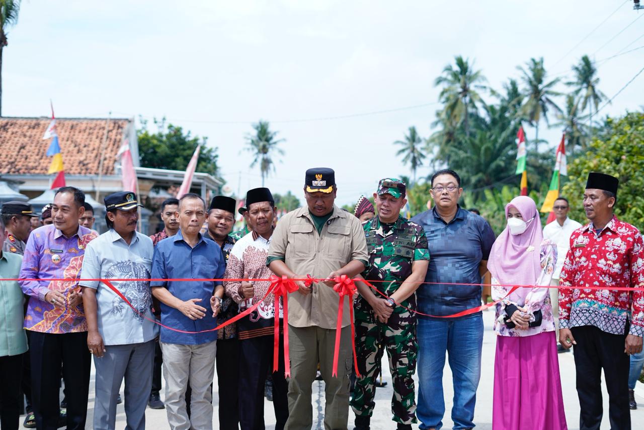 Plt Bupati Lampung Tengah I Komang Koheri Resmikan Jalan Rigid Beton Sidoluhur–Sidomulyo