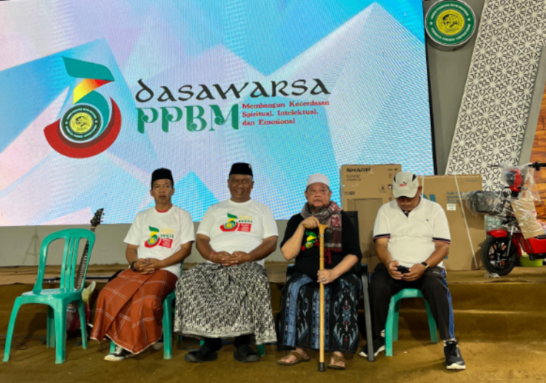 Dasawarsa dan Haflah Akhirussanah Ponpes Baitul Mustaqim, Warga Tumpah Ruah Ikuti Jalan Sehat