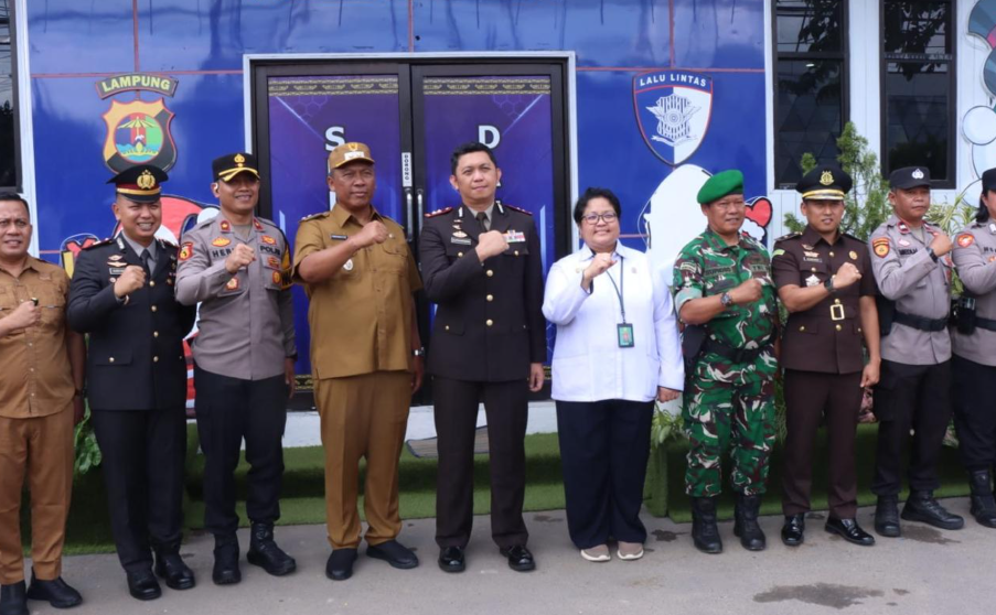 Jelang Natal dan Tahun Baru 2026, Plt. Bupati dan Kapolres Lampung Tengah Cek Kesiapan Pos Nataru