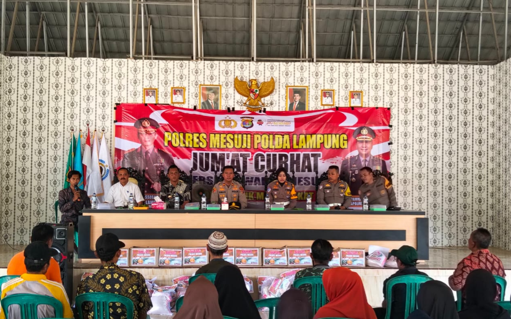 Sat Lantas Polres Mesuji dan Polsek Way Serdang Gelar Jumat Curhat, Bagikan 30 Paket Sembako 