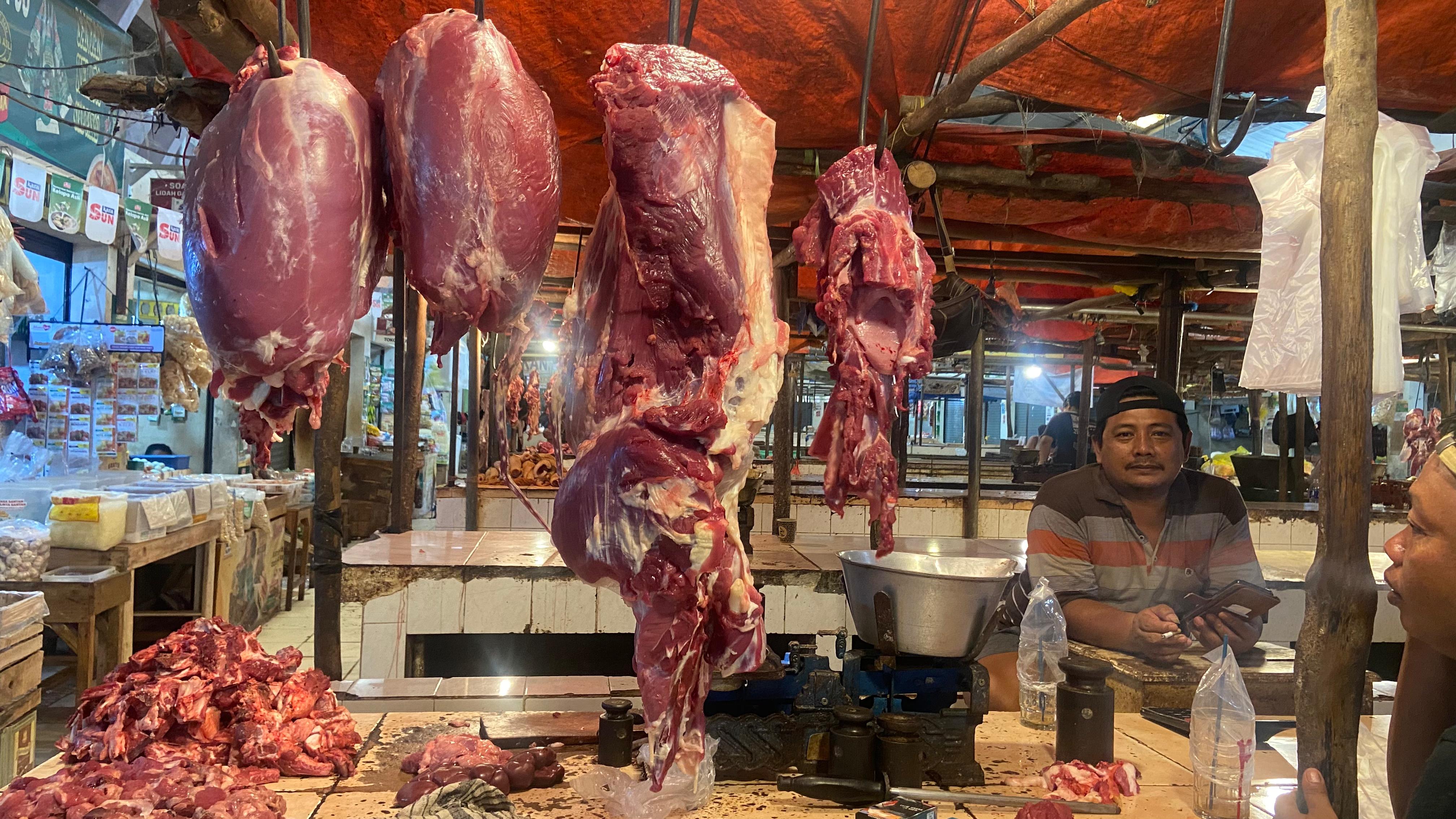 Harga Daging Ayam Anjlok Pasca Idul Adha 2025, Daging Sapi Tetap Rp120 Ribu per Kg